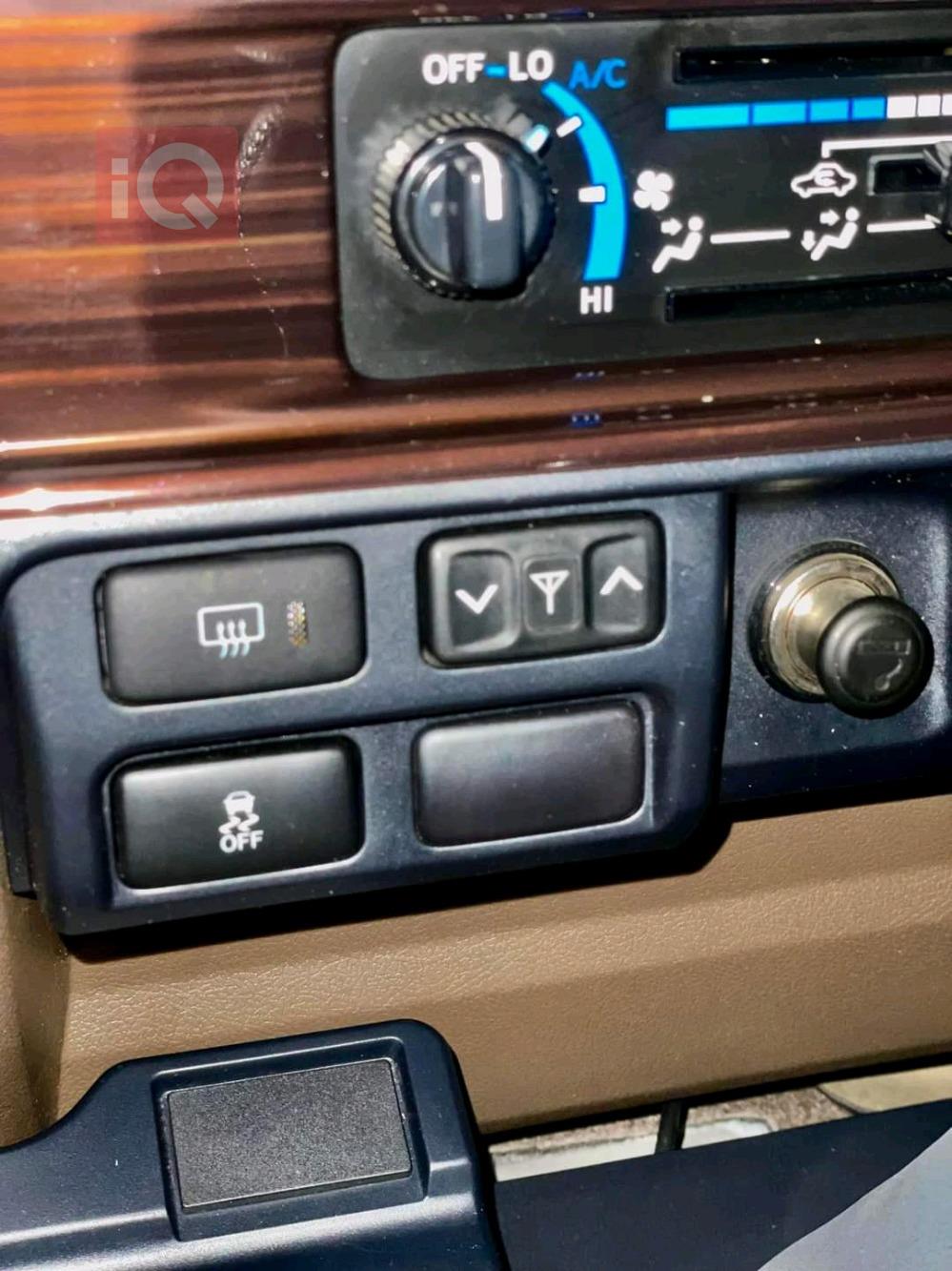 Toyota Land Cruiser 70